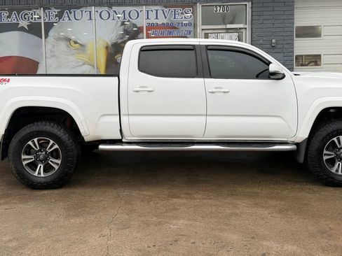 Used 2017 Toyota Tacoma TRD Sport w/ Tow Package image 2