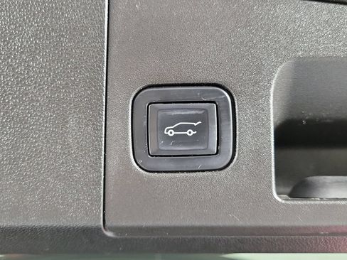 Used 2023 Cadillac XT4 Premium Luxury AWD/4WD image 9