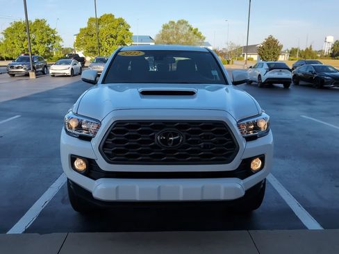 Used 2022 Toyota Tacoma TRD Sport w/ Technology Package image 9