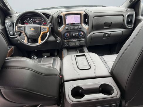 Used 2019 Chevrolet Silverado 1500 High Country w/ High Country Premium Package AWD/4WD image 10