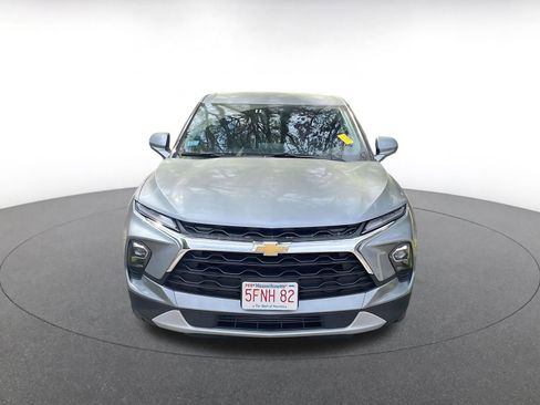 Used 2025 Chevrolet Blazer LT image 2