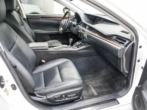 Used 2013 Lexus ES 350 w/ Premium Pkg FWD image 17