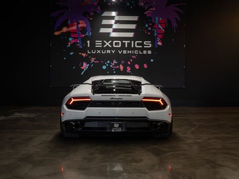 Used 2019 Lamborghini Huracan LP 580-2 RWD image 4