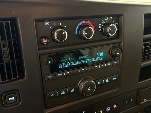 Used 2025 Chevrolet Express 3500 LT w/ LT Preferred Equipment Group RWD image 24
