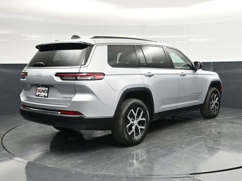 Used 2024 Jeep Grand Cherokee L Limited w/ Luxury Tech Group II image 10