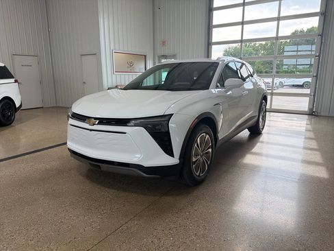 Used 2024 Chevrolet Blazer EV LT AWD/4WD image 2
