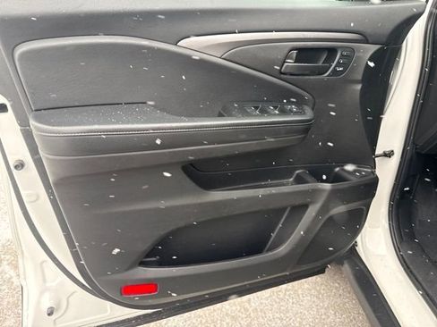 Certified 2023 Honda Passport EX-L image 9