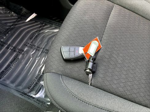 Used 2023 Chevrolet Silverado 1500 Custom image 11