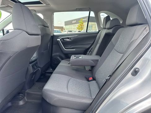 Used 2021 Toyota RAV4 XLE w/ Convenience Package AWD/4WD image 14