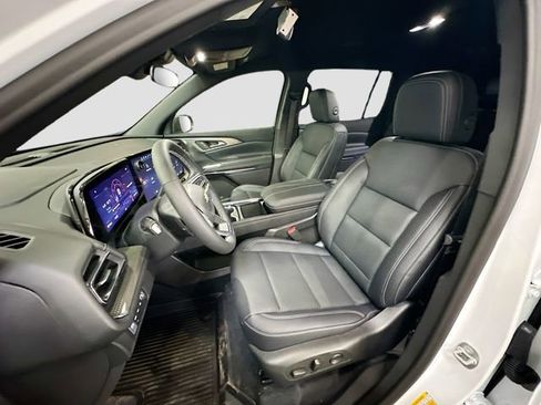 New 2026 Chevrolet Traverse LT w/ LPO, Floor Liner Package AWD/4WD image 23