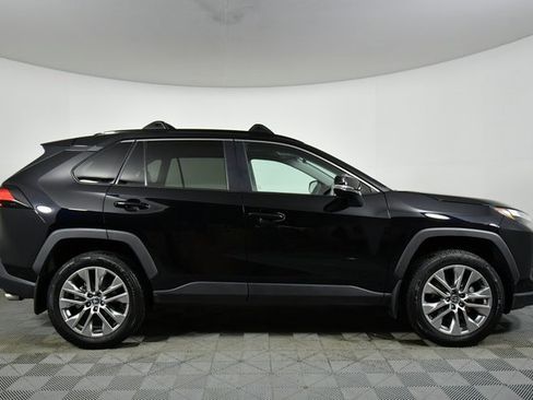 Used 2023 Toyota RAV4 XLE Premium image 15