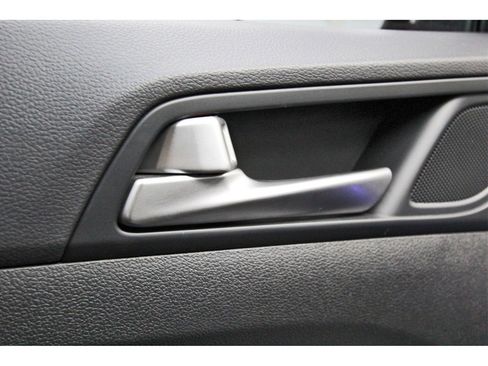 Used 2020 Hyundai Tucson SEL w/ Cargo Package image 18