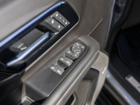 Used 2025 Chevrolet Tahoe Premier image 22