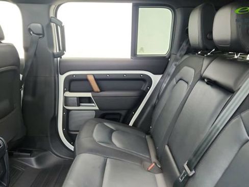 Used 2024 Land Rover Defender 110 X-Dynamic SE AWD/4WD image 27