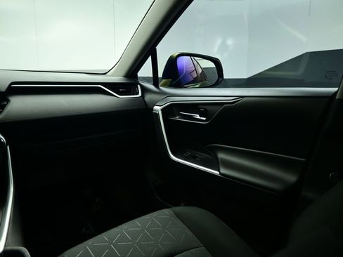 Used 2021 Toyota RAV4 XLE w/ Convenience Package image 45