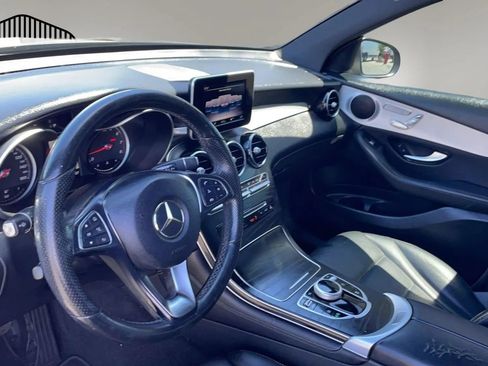 Used 2019 Mercedes-Benz GLC 300 4MATIC image 34