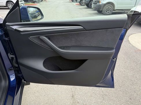 Used 2023 Tesla Model Y Performance image 7