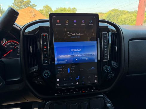 Used 2015 GMC Sierra 2500 Denali w/ Duramax Plus Package AWD/4WD image 7