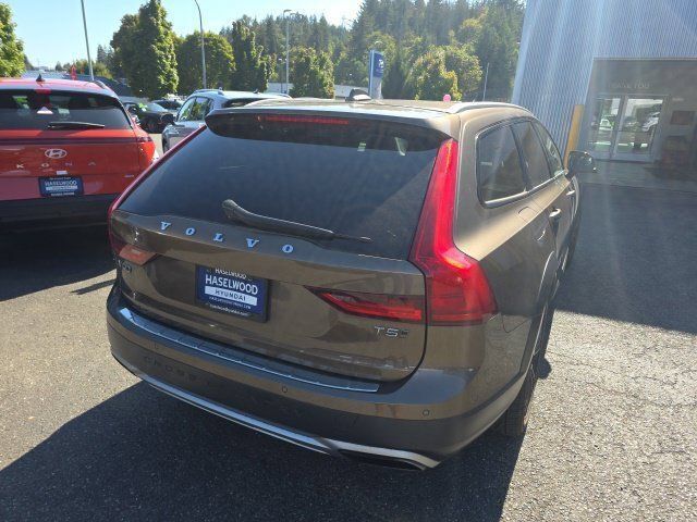 Used 2018 Volvo V90 T5 Cross Country w/ Convenience Package AWD/4WD image 5