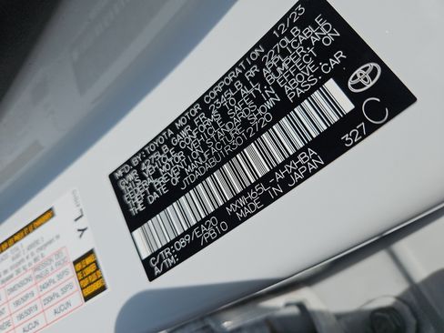 Used 2024 Toyota Prius Limited w/ Limited Premium Package AWD/4WD image 8