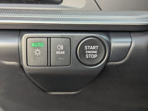 Certified 2025 Porsche 911 Carrera w/ Premium Package image 26