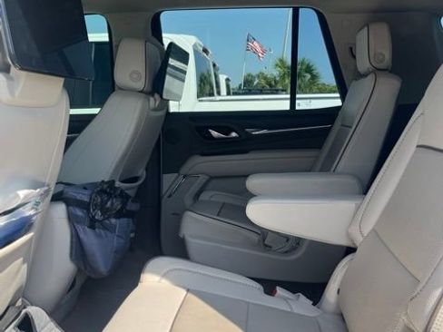 Used 2023 GMC Yukon Denali AWD/4WD image 8