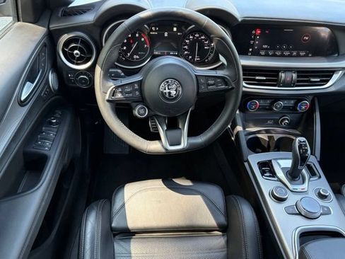 Used 2023 Alfa Romeo Stelvio Veloce AWD/4WD image 47