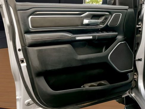 Used 2020 RAM 1500 Laramie AWD/4WD image 19