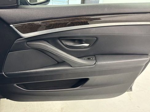 Used 2011 BMW 528i Sedan image 25