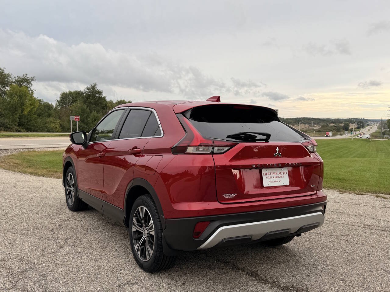 Used 2022 Mitsubishi Eclipse Cross AWD image 3