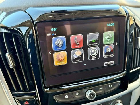 Used 2019 Chevrolet Traverse LT image 23