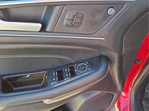 Used 2020 Ford Edge Titanium image 21