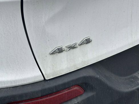 Used 2016 Jeep Cherokee Limited w/ Luxury Group image 10