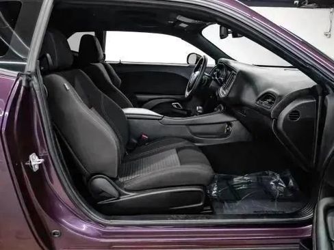 Used 2020 Dodge Challenger SXT image 39