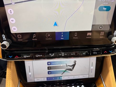 Used 2022 Jeep Grand Wagoneer Series III w/ Rear Seat Video Group 1 image 46