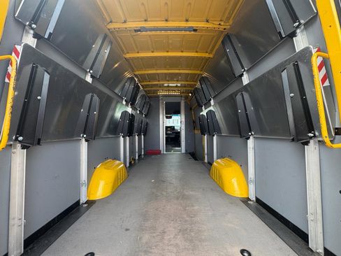 Used 2021 Mercedes-Benz Sprinter 2500 w/ Acoustic Package image 8