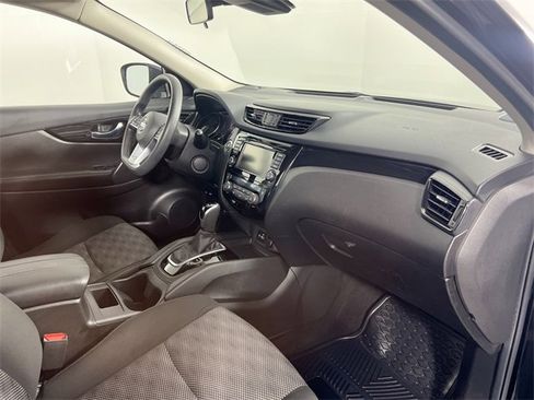 Used 2019 Nissan Rogue Sport SV image 29