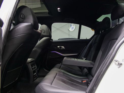 Used 2020 BMW 330i Sedan w/ M Sport Package image 29