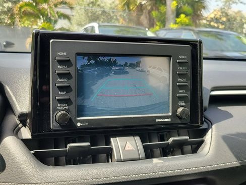 Used 2021 Toyota RAV4 XLE AWD/4WD image 25
