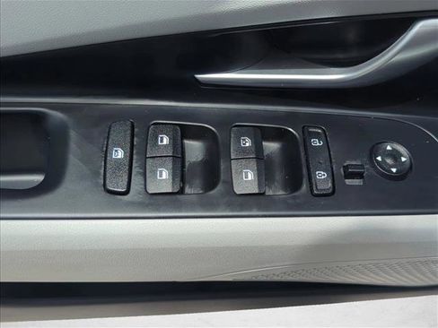 Used 2021 Hyundai Elantra Limited FWD image 11