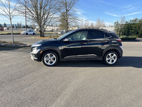 Used 2023 Hyundai Kona SEL image 2