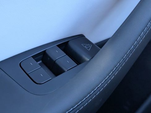 Used 2026 Tesla Model Y Long Range image 12