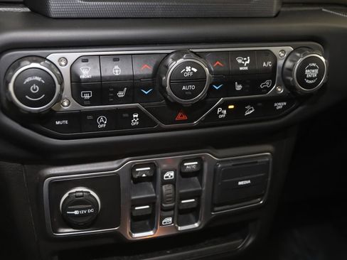Used 2018 Jeep Wrangler Unlimited Sport S AWD/4WD image 27