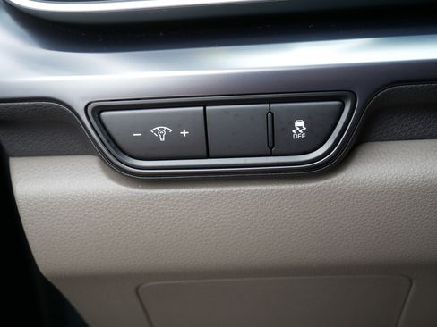 Used 2025 Kia Carnival FWD image 26