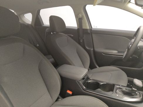 Used 2025 Kia K4 FWD image 21
