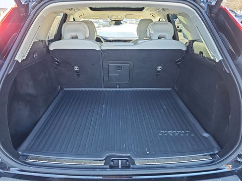 Used 2024 Volvo XC60 B5 Plus w/ Protection Package Premier image 35