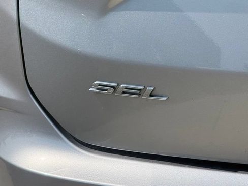 Used 2024 Ford Edge SEL AWD/4WD image 10