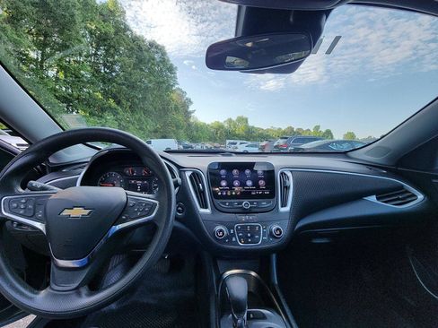 Used 2023 Chevrolet Malibu LT FWD image 17