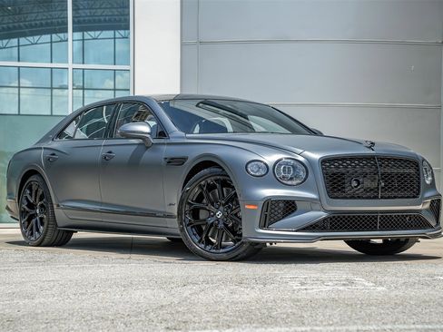 New 2025 Bentley Flying Spur Plug-In Hybrid image 1