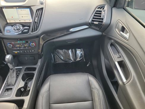 Used 2018 Ford Escape Titanium w/ Ford Safe & Smart Package image 19